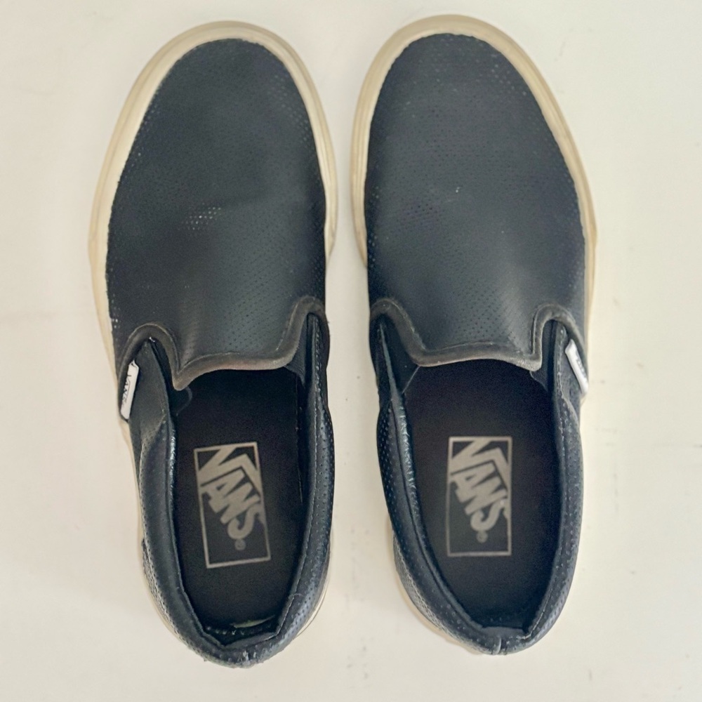Van’s Unisex Black Leather Perforated Slip-Ons, Women’s 6, - Picture 5 of 7